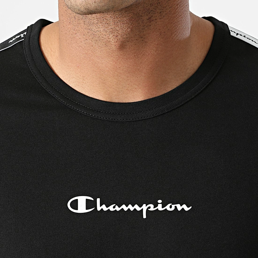 Tee Shirt A Bandes 216562 Noir de Champion 4 Tee Shirt A Bandes 216562 Noir de Champion – Image 2