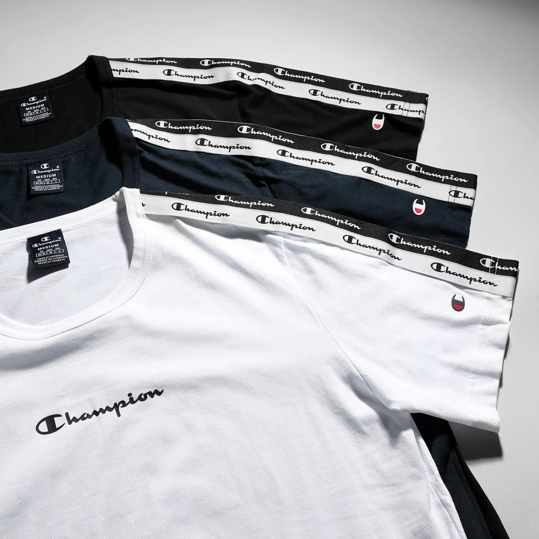 Tee Shirt A Bandes 216562 Noir de Champion 6 Tee Shirt A Bandes 216562 Noir de Champion – Image 4