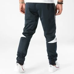 Pantalon Jogging A Bandes 216614 Bleu Marine de Champion 8 Pantalon Jogging A Bandes 216614 Bleu Marine de Champion -Champion Soldes champion 275122 216614 BS501 20210723T144443 04