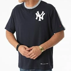 Tee Shirt New York Yankees 217005 Bleu Marine de Champion 7 Tee Shirt New York Yankees 217005 Bleu Marine de Champion -Champion Soldes champion 286541 217005 BS501 20211004T154538 03