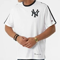 Tee Shirt New York Yankees 217005 Blanc de Champion -Champion Soldes champion 286543 217005 WW001 20211004T154515 03