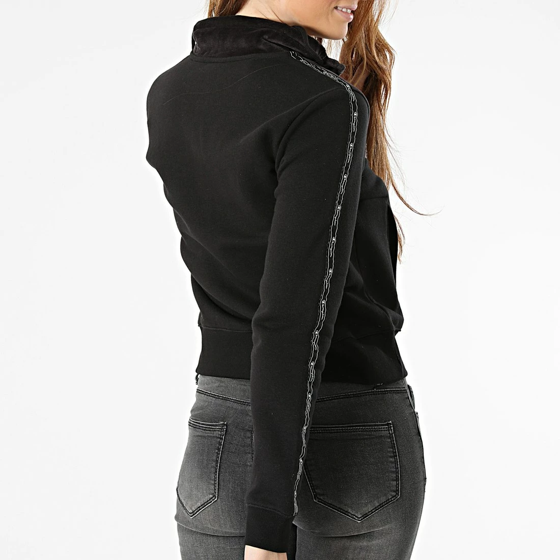 Veste Zippée Femme A Bandes 114437 Noir de Champion 5 Veste Zippée Femme A Bandes 114437 Noir de Champion – Image 4