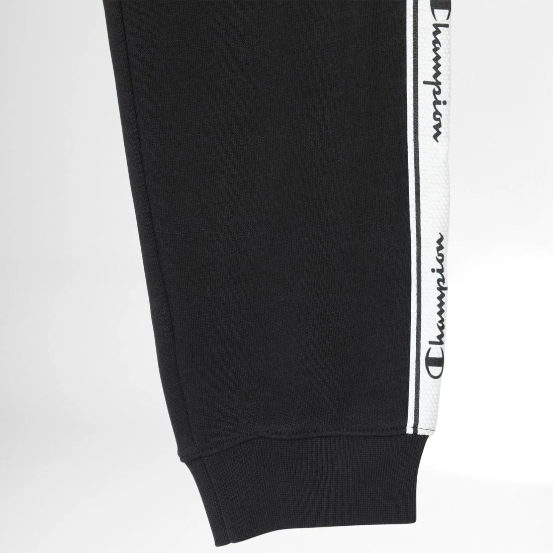 Pantalon Jogging Enfant A Bandes 305919 Noir de Champion 5 Pantalon Jogging Enfant A Bandes 305919 Noir de Champion – Image 3
