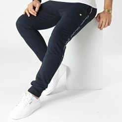 Pantalon Jogging A Bandes 217427 Bleu Marine de Champion -Champion Soldes champion 298954 217427 BS501 20220124T155832 03