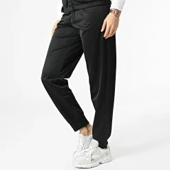 Ensemble De Survetement Femme 115149 Noir Blanc de Champion 11 Ensemble De Survetement Femme 115149 Noir Blanc de Champion -Champion Soldes champion 299512 115149 KK002 20220201T161044 05