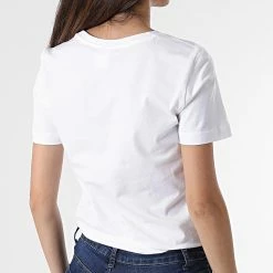 Tee Shirt Femme 114911 Blanc de Champion -Champion Soldes champion 303431 114911 WW001 20220223T145144 04