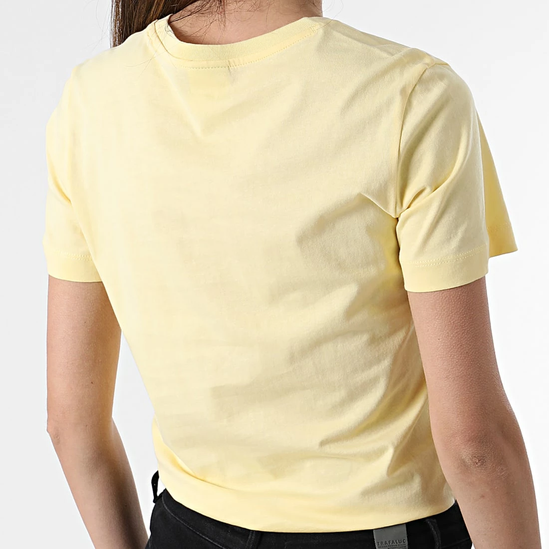 Tee Shirt Femme 114911 Jaune de Champion 6 Tee Shirt Femme 114911 Jaune de Champion – Image 4