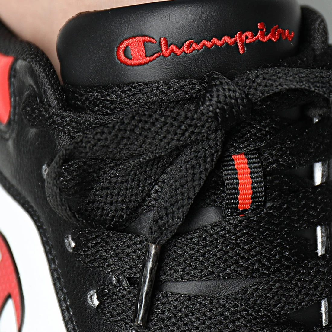 Baskets Rebound 2 Low S21727 Black White Red de Champion 5 Baskets Rebound 2 Low S21727 Black White Red de Champion – Image 3