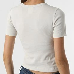 Tee Shirt Femme 114915 Beige de Champion -Champion Soldes champion 308288 114915 MS014 20220329T160121 04