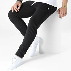Pantalon Jogging 217422 Noir de Champion 8 Pantalon Jogging 217422 Noir de Champion -Champion Soldes champion 312304 217422 KK001 20220408T160622 03