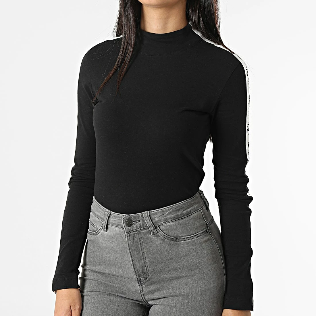 Tee Shirt Manches Longues Femme A Bandes 115330 Noir de Champion 5 Tee Shirt Manches Longues Femme A Bandes 115330 Noir de Champion – Image 3