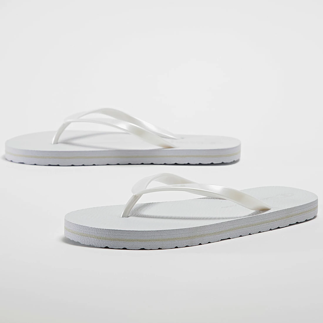 Tongs Femme Big Classic S10636 Blanc de Champion 6 Tongs Femme Big Classic S10636 Blanc de Champion – Image 4