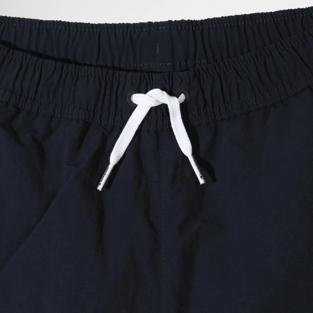 Short De Bain Enfant A Bandes 306045 Bleu Marine Rouge de Champion 5 Short De Bain Enfant A Bandes 306045 Bleu Marine Rouge de Champion – Image 3