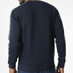Sweat Crewneck A Bandes 217830 Bleu Marine de Champion -Champion Soldes champion 327818 217830 BS501 20220719T161155 04