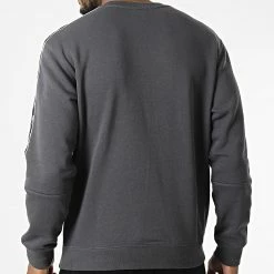 Sweat Crewneck A Bandes 217830 Gris Anthracite de Champion -Champion Soldes champion 327819 217830 ES509 20220719T160816 04