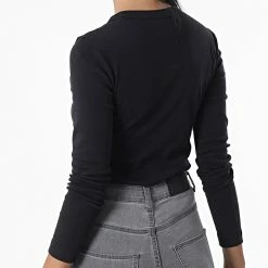 Tee Shirt Manches Longues Femme 115431 Noir de Champion -Champion Soldes champion 327864 115431 KK001 20220803T160457 04