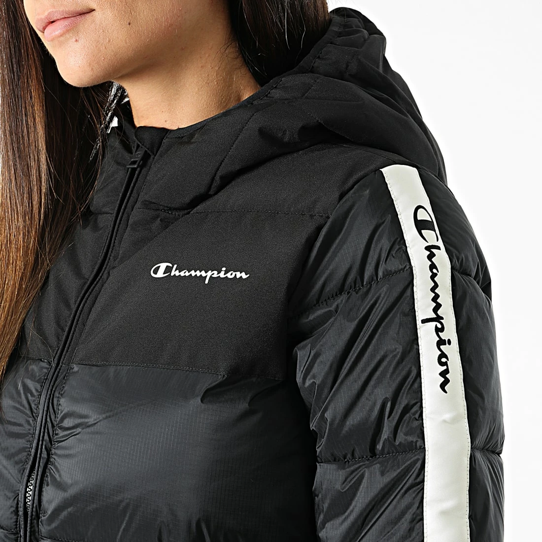 Doudoune Capuche Femme A Bandes 115755 Noir de Champion 4 Doudoune Capuche Femme A Bandes 115755 Noir de Champion – Image 2