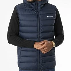 Doudoune Capuche Sans Manches A Bandes 218076 Bleu Marine de Champion -Champion Soldes champion 337693 218076 BS501 20221003T151156 03