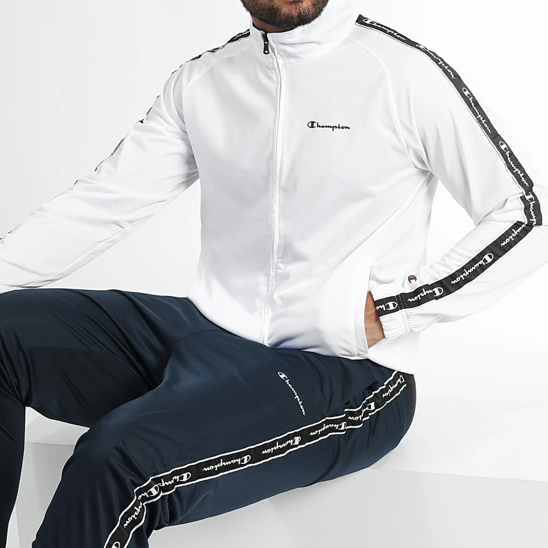 Ensemble De Survetement A Bandes 218098 Blanc Bleu Marine de Champion 2 Ensemble De Survetement A Bandes 218098 Blanc Bleu Marine de Champion