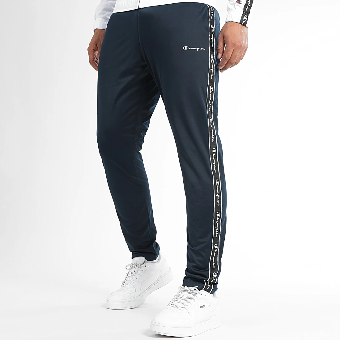 Ensemble De Survetement A Bandes 218098 Blanc Bleu Marine de Champion 5 Ensemble De Survetement A Bandes 218098 Blanc Bleu Marine de Champion – Image 4