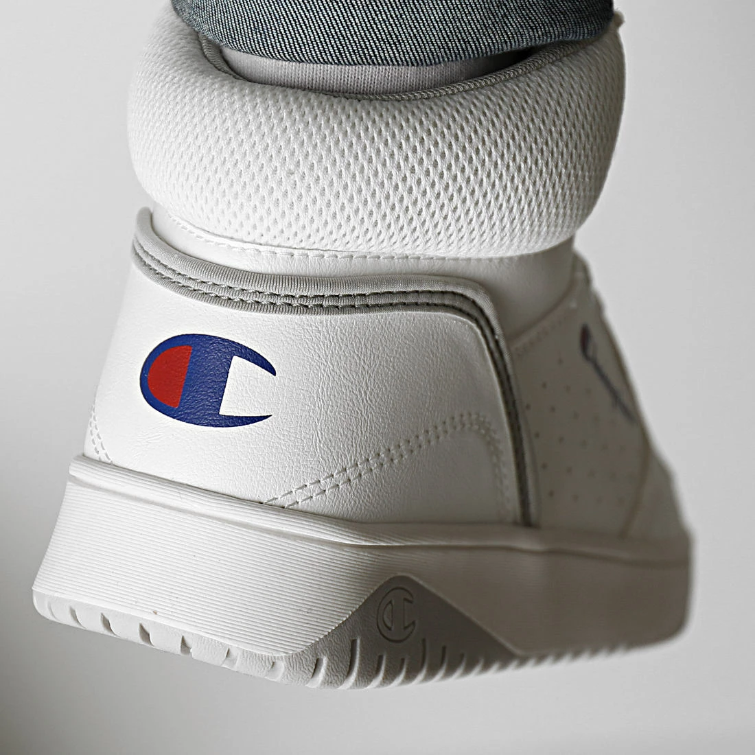 Baskets Royal Mid S21887 White Grey de Champion 6 Baskets Royal Mid S21887 White Grey de Champion – Image 4