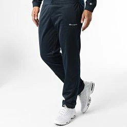 Ensemble De Survetement 218097 Bleu Marine de Champion 9 Ensemble De Survetement 218097 Bleu Marine de Champion -Champion Soldes champion 343043 218097 BS501 20221028T155141 04