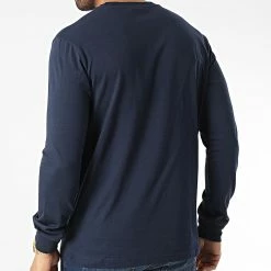 Tee Shirt Manches Longues 217861 Bleu Marine de Champion 9 Tee Shirt Manches Longues 217861 Bleu Marine de Champion -Champion Soldes champion 343451 217861 BS538 20221020T143305 04