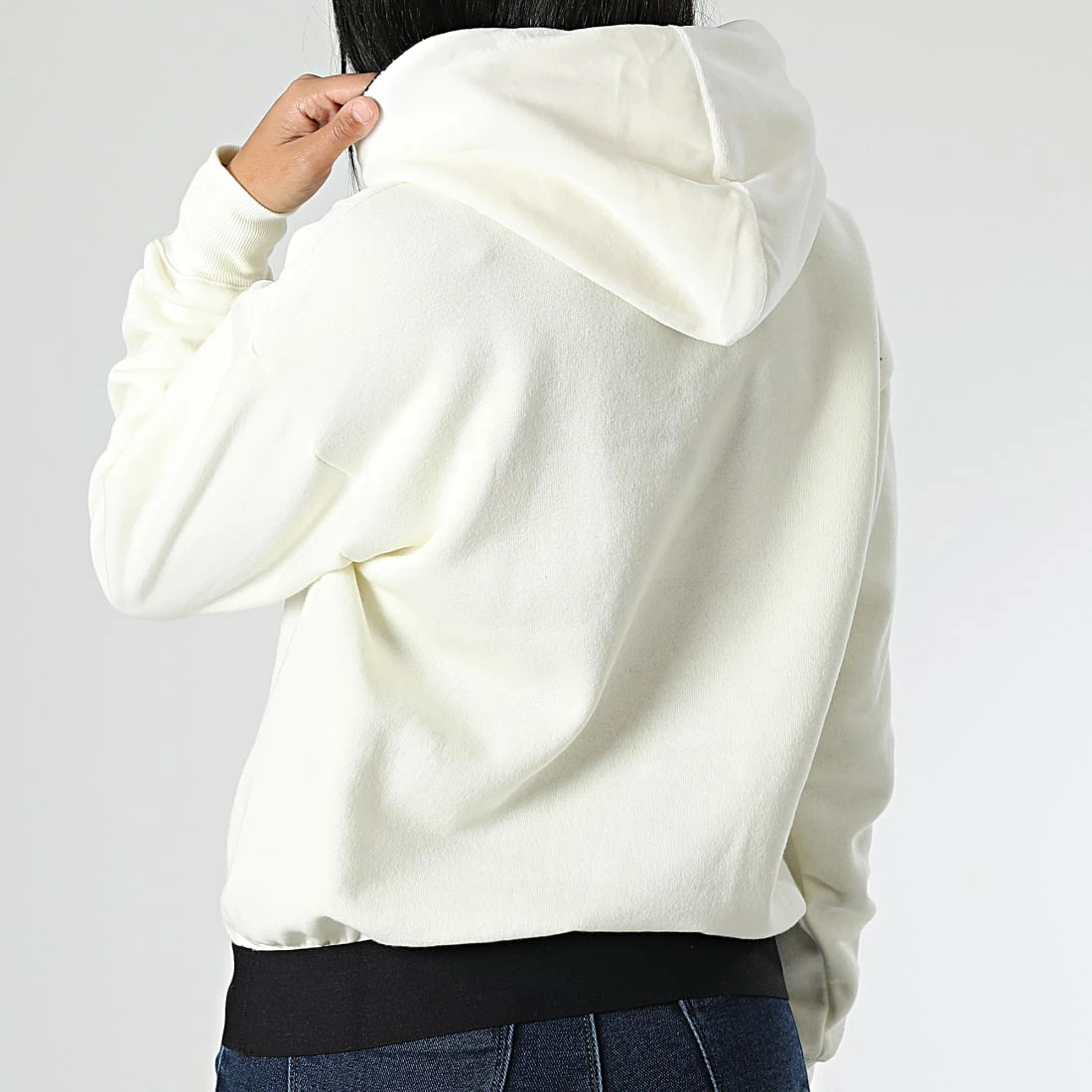 Sweat Capuche Femme Fourrure 115587 Blanc de Champion 6 Sweat Capuche Femme Fourrure 115587 Blanc de Champion – Image 4