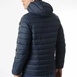 Doudoune Capuche A Bandes 218075 Bleu Marine de Champion 9 Doudoune Capuche A Bandes 218075 Bleu Marine de Champion -Champion Soldes champion 346425 218075 BS501 20221108T155120 04